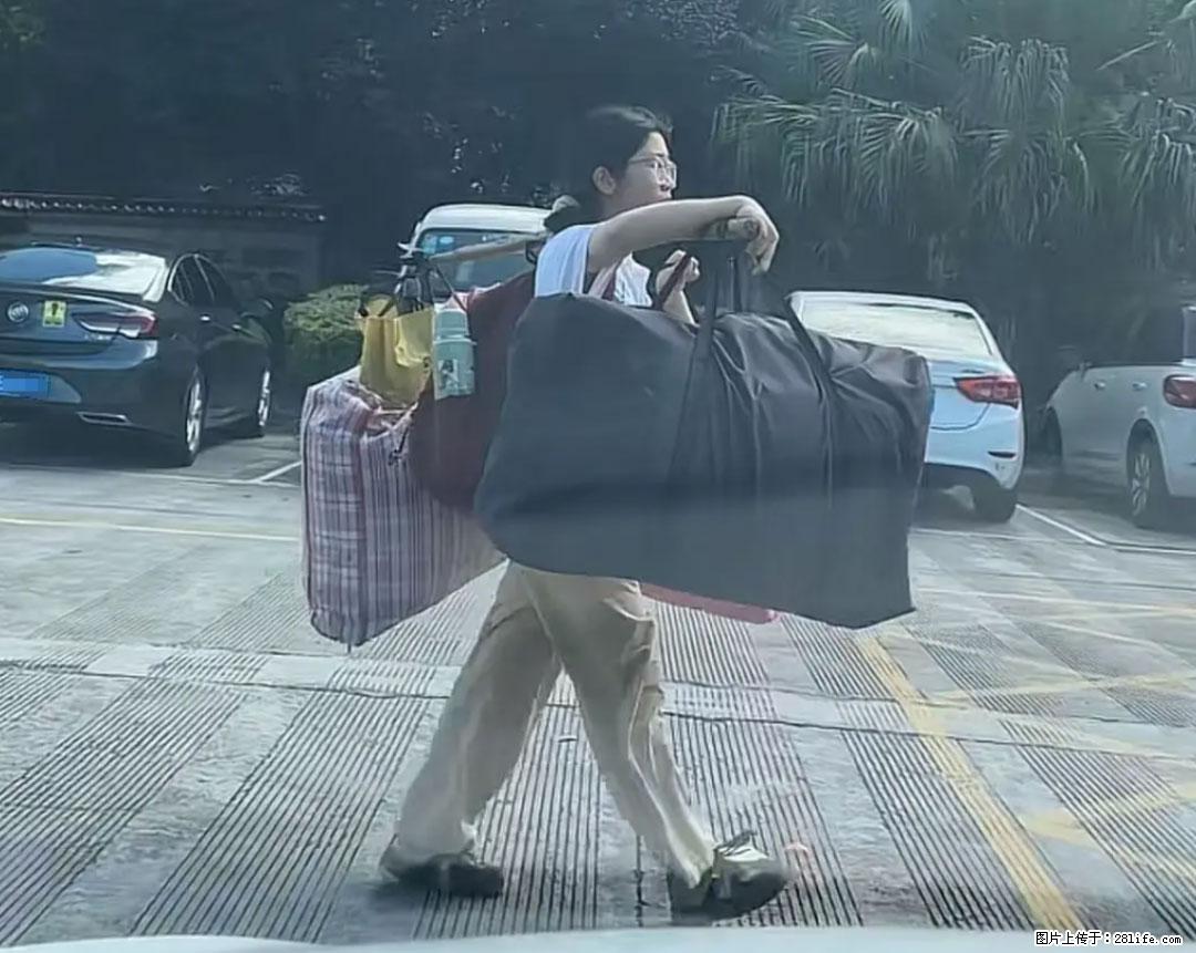 全网追的“扁担女孩”,找了一份暑假工,时薪12元 - 龙岩生活资讯 - 龙岩28生活网 ly.28life.com