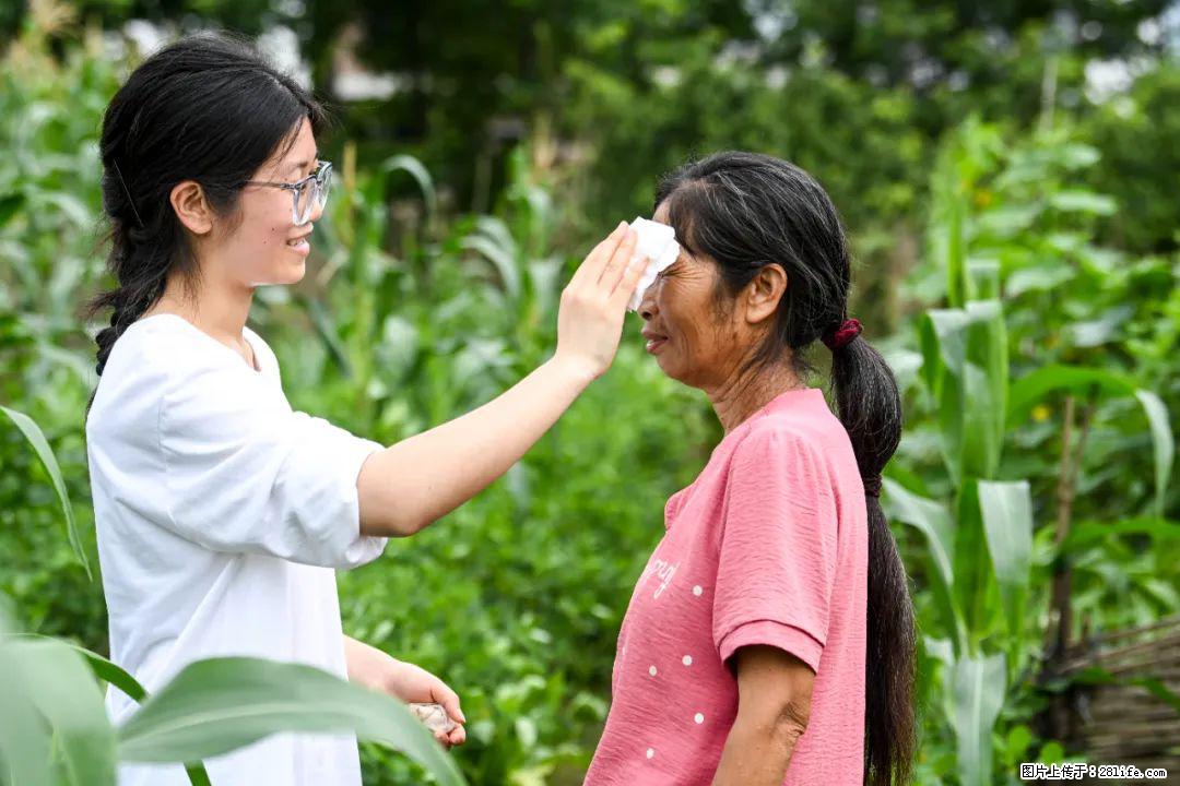 全网追的“扁担女孩”,找了一份暑假工,时薪12元 - 龙岩生活资讯 - 龙岩28生活网 ly.28life.com